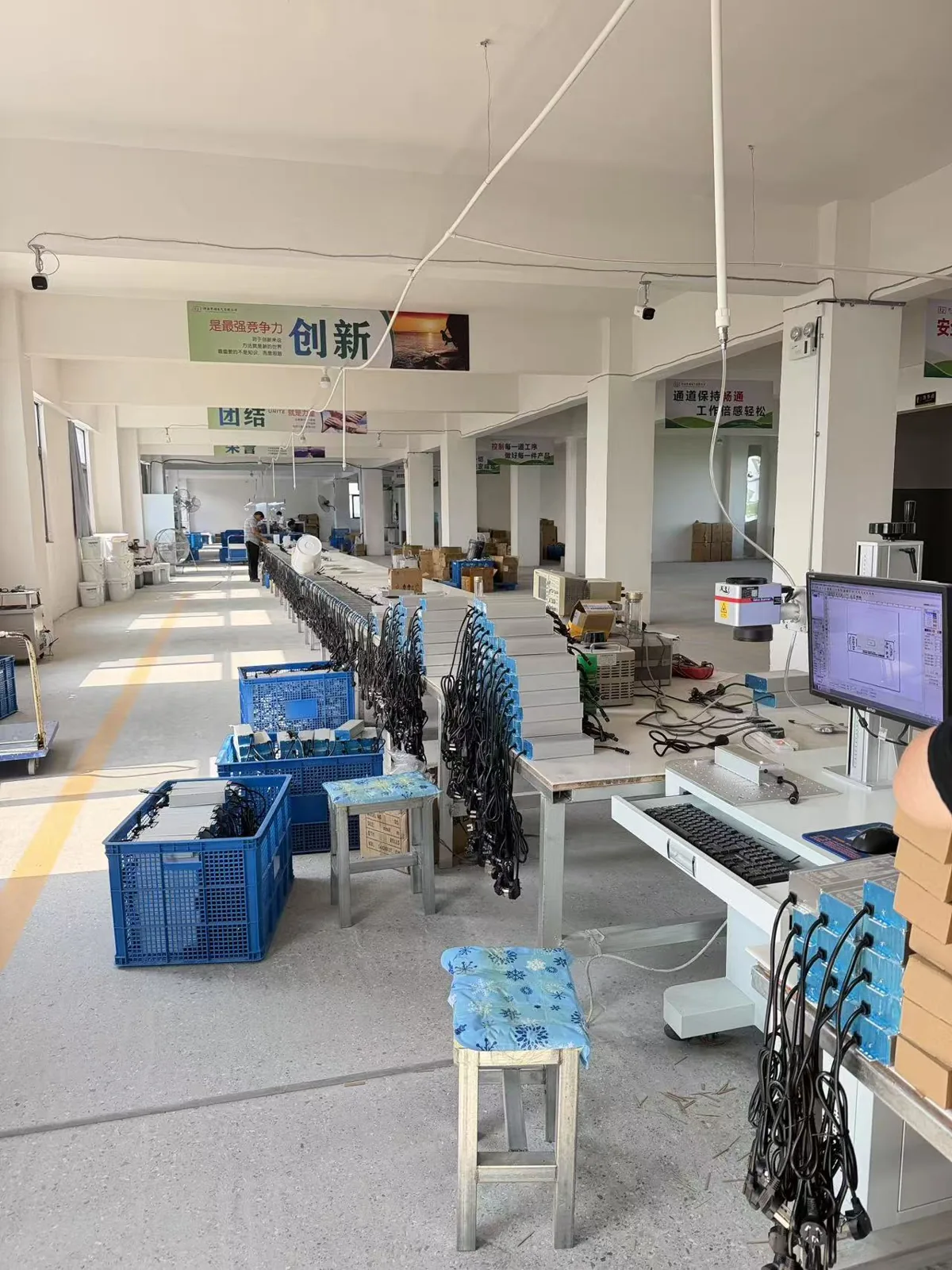 Assembly of matched ultrasonic atomizer power supplies